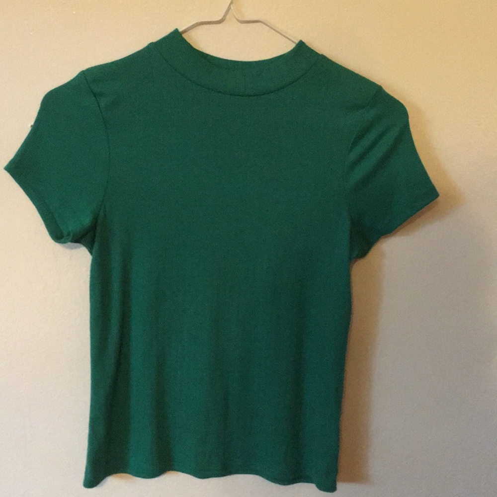 I am selling a moss green lined shirt